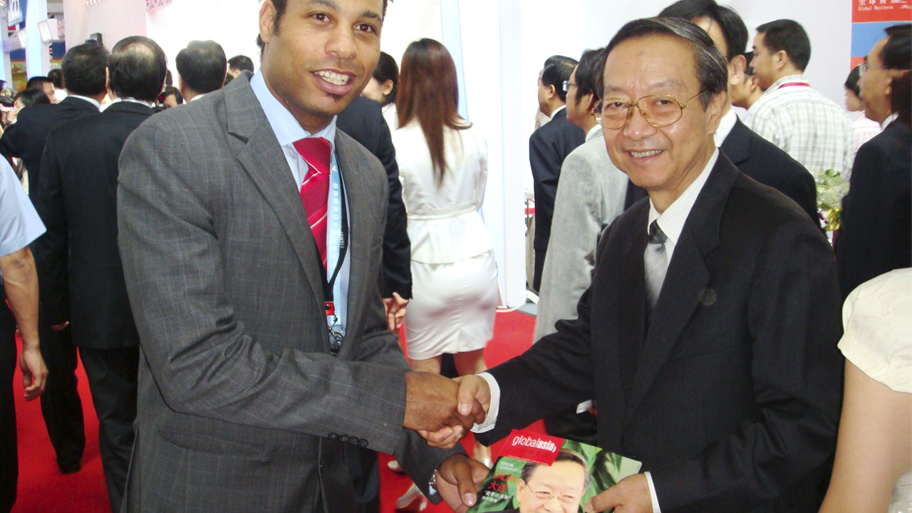 Li Yizhong, ministro de Industria y censura china